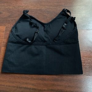 Ribbed, cropped tank top with adjustable straps and padding